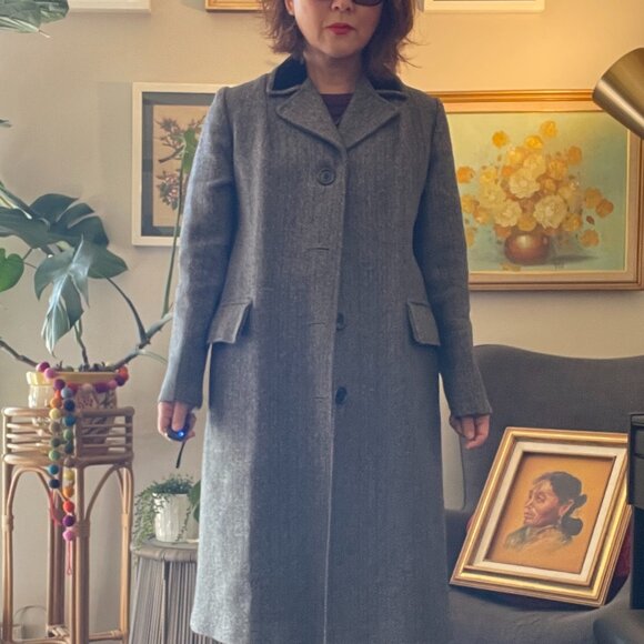 Vintage 1990s Black Herringbone Coat with Black Velvet Trim Collar Size Small - Picture 1 of 10